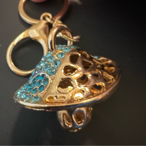 NWOT Jeweled Mushroom Keychain Clip - Picture 4 of 13